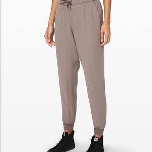 Lululemon On the Fly Jogger *woven Carbon Dust